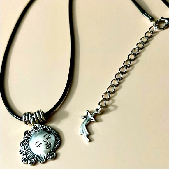 NWT Windblown Pendant Necklace - Picture 3 of 9